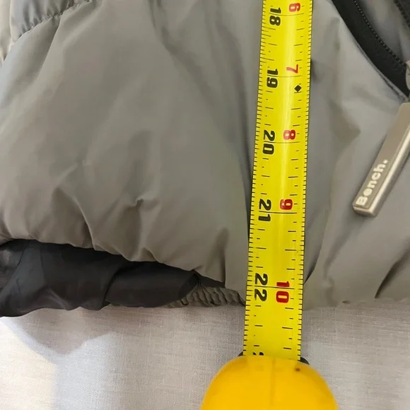 NWOT Bench Womens Gray Puffer Vest Size L Hidden Hood Winter Warm Cabincore - Picture 5 of 6